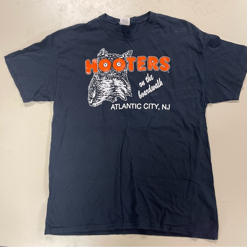 "Hooters" On the Boardwalk Atlantic City NJ  Vintage 1998 Black T Shirt Large